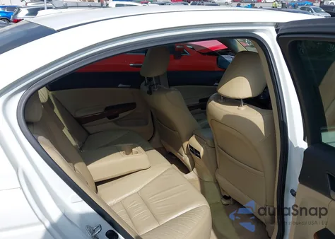 2011 Honda Accord 3.5 Ex-L из США, поврежденный, VIN 1HGCP3F8XBA010136